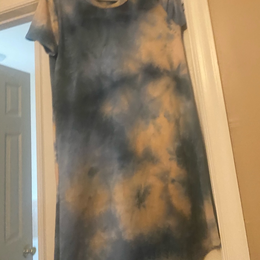 Dress - Picture 2 of 2